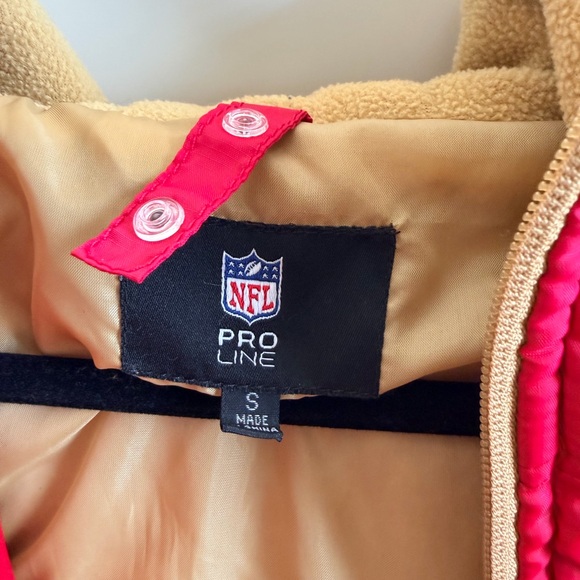 NFL 49ers Red and Tan Puffer Jacket - Picture 3 of 3